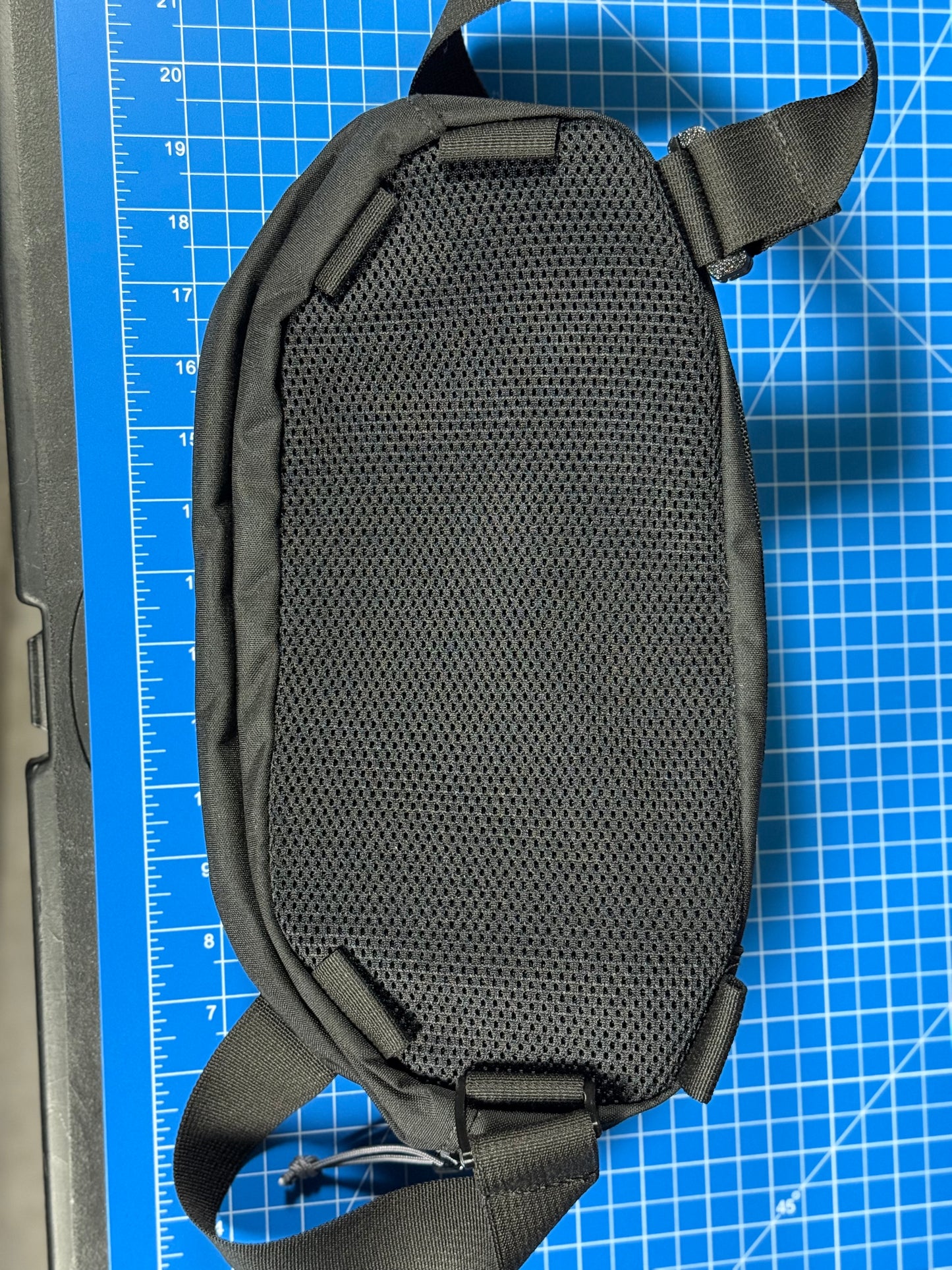 Güsling Black with Standard 1x6 Velcro + Black Base Hardware kit